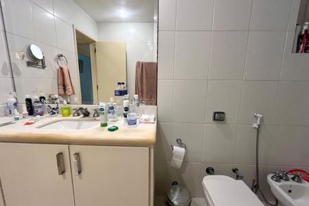 Apartamento à venda com 103m², 3 quartos e 1 vaga Apartamento à venda com 103m², 3 quartos e 1 vagaBanheiro