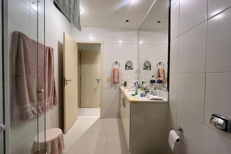 Apartamento à venda com 103m², 3 quartos e 1 vaga Apartamento à venda com 103m², 3 quartos e 1 vagaBanheiro
