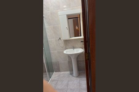 Banheiro social de apartamento para alugar com 3 quartos, 75m² em Vila Valparaíso, Santo André