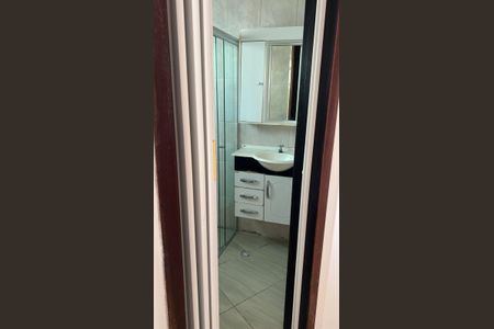 Banheiro social de apartamento para alugar com 3 quartos, 75m² em Vila Valparaíso, Santo André