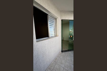 Apartamento à venda com 74m², 3 quartos e 2 vagas Apartamento à venda com 74m², 3 quartos e 2 vagasSala Varanda