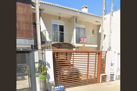 Casa para alugar com 110m², 2 quartos e 2 vagas Casa para alugar com 110m², 2 quartos e 2 vagasFachada