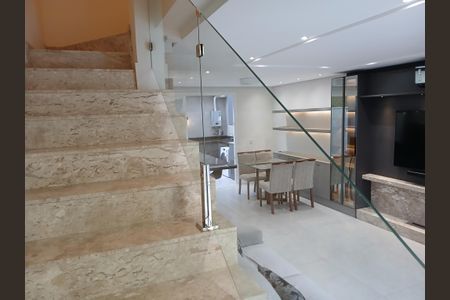 Casa para alugar com 110m², 2 quartos e 2 vagas Casa para alugar com 110m², 2 quartos e 2 vagasSala