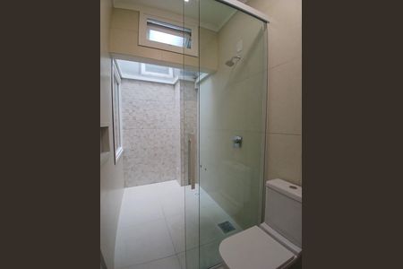 Casa para alugar com 110m², 2 quartos e 2 vagas Casa para alugar com 110m², 2 quartos e 2 vagasBanheiro