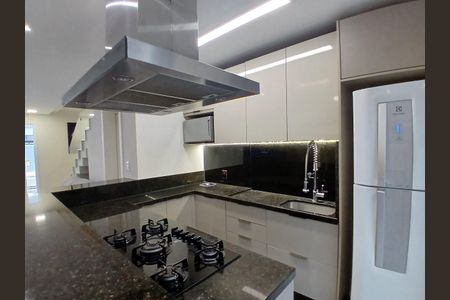 Casa para alugar com 110m², 2 quartos e 2 vagas Casa para alugar com 110m², 2 quartos e 2 vagasCozinha