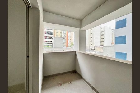Studio para alugar com 27m², 1 quarto e sem vaga Studio para alugar com 27m², 1 quarto e sem vagaVaranda