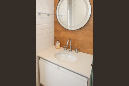 Apartamento à venda com 80m², 1 quarto e 2 vagas Apartamento à venda com 80m², 1 quarto e 2 vagasBanheiro da Suíte