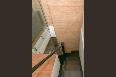 Apartamento à venda com 80m², 1 quarto e 2 vagas Apartamento à venda com 80m², 1 quarto e 2 vagasEscada