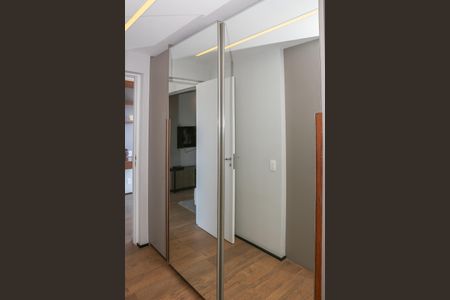 Apartamento à venda com 80m², 1 quarto e 2 vagas Apartamento à venda com 80m², 1 quarto e 2 vagasSuíte