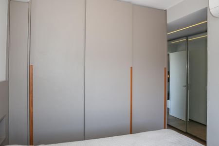 Apartamento à venda com 80m², 1 quarto e 2 vagas Apartamento à venda com 80m², 1 quarto e 2 vagasSuíte