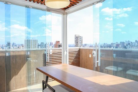 Apartamento à venda com 80m², 1 quarto e 2 vagas Apartamento à venda com 80m², 1 quarto e 2 vagasCozinha e Churrasqueira