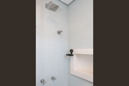 Apartamento à venda com 80m², 1 quarto e 2 vagas Apartamento à venda com 80m², 1 quarto e 2 vagasBanheiro da Suíte