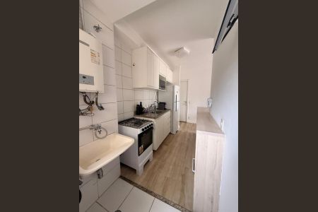 Cozinha de apartamento à venda com 3 quartos, 62m² em Jardim Ipaussurama, Campinas