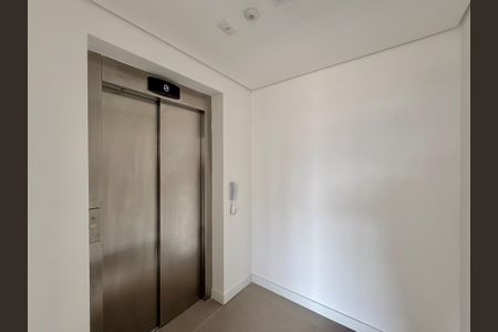 Apartamento à venda com 151m², 3 quartos e 2 vagas Apartamento à venda com 151m², 3 quartos e 2 vagasHall Social Apartamento