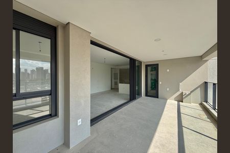 Apartamento à venda com 151m², 3 quartos e 2 vagas Apartamento à venda com 151m², 3 quartos e 2 vagasVaranda