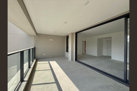 Apartamento à venda com 151m², 3 quartos e 2 vagas Apartamento à venda com 151m², 3 quartos e 2 vagasVaranda