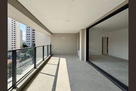 Apartamento à venda com 151m², 3 quartos e 2 vagas Apartamento à venda com 151m², 3 quartos e 2 vagasVaranda