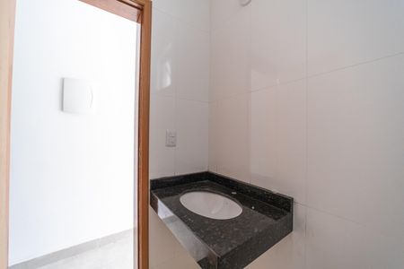 Casa à venda com 126m², 2 quartos e 2 vagasLavabo