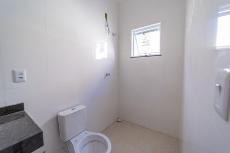 Casa à venda com 126m², 2 quartos e 2 vagasBanheiro do Quarto 1