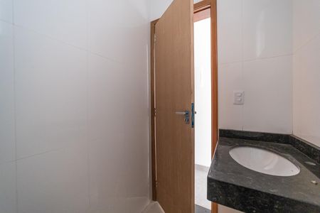 Casa à venda com 126m², 2 quartos e 2 vagasLavabo