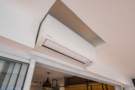 Varanda de apartamento à venda com 1 quarto, 58m² em Pinheiros, São Paulo