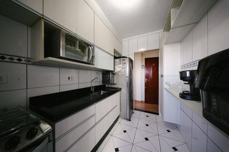 Apartamento à venda com 48m², 2 quartos e 1 vaga Apartamento à venda com 48m², 2 quartos e 1 vagaCozinha e Área de Serviço