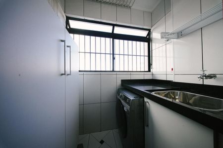 Apartamento à venda com 48m², 2 quartos e 1 vaga Apartamento à venda com 48m², 2 quartos e 1 vagaCozinha e Área de Serviço