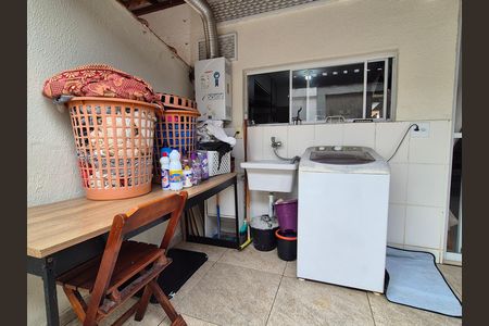 Casa de condomínio à venda com 89m², 3 quartos e 1 vaga