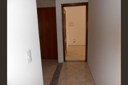 Corredor de apartamento para alugar com 3 quartos, 75m² em Vila Valparaíso, Santo André