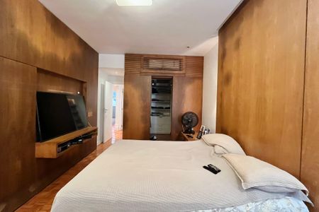 Apartamento à venda com 190m², 3 quartos e 1 vaga Apartamento à venda com 190m², 3 quartos e 1 vagaSuite