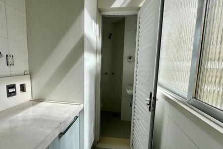 Apartamento à venda com 190m², 3 quartos e 1 vaga Apartamento à venda com 190m², 3 quartos e 1 vagaBanheiro de serviço