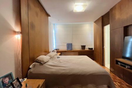 Apartamento à venda com 190m², 3 quartos e 1 vaga Apartamento à venda com 190m², 3 quartos e 1 vagaSuite