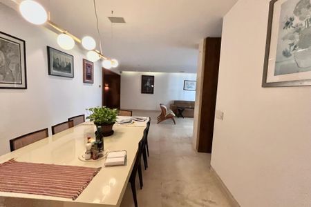Apartamento à venda com 190m², 3 quartos e 1 vaga Apartamento à venda com 190m², 3 quartos e 1 vagaSala de Jantar