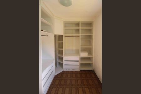 Casa para alugar com 220m², 3 quartos e 2 vagasQuarto 02