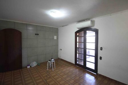 Casa para alugar com 220m², 3 quartos e 2 vagasSuite