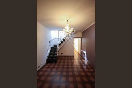 Casa para alugar com 220m², 3 quartos e 2 vagasSala