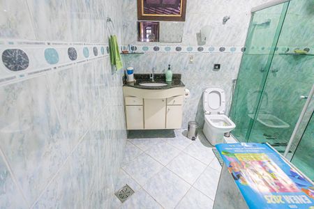 Casa à venda com 550m², 4 quartos e 5 vagas Casa à venda com 550m², 4 quartos e 5 vagasbanheiro
