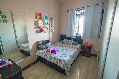Casa à venda com 550m², 4 quartos e 5 vagas Casa à venda com 550m², 4 quartos e 5 vagasquarto 2