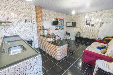 Casa à venda com 550m², 4 quartos e 5 vagas Casa à venda com 550m², 4 quartos e 5 vagascozinha 2