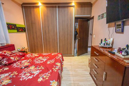 Casa à venda com 550m², 4 quartos e 5 vagas Casa à venda com 550m², 4 quartos e 5 vagasquarto 1