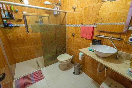 Casa à venda com 550m², 4 quartos e 5 vagas Casa à venda com 550m², 4 quartos e 5 vagasbanheiro