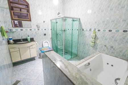 Casa à venda com 550m², 4 quartos e 5 vagas Casa à venda com 550m², 4 quartos e 5 vagasbanheiro