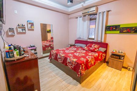 Casa à venda com 550m², 4 quartos e 5 vagas Casa à venda com 550m², 4 quartos e 5 vagasquarto 1