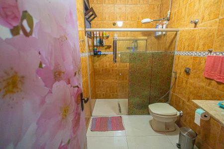 Casa à venda com 550m², 4 quartos e 5 vagas Casa à venda com 550m², 4 quartos e 5 vagasbanheiro