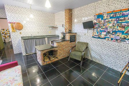 Casa à venda com 550m², 4 quartos e 5 vagas Casa à venda com 550m², 4 quartos e 5 vagascozinha 2