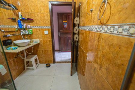 Casa à venda com 550m², 4 quartos e 5 vagas Casa à venda com 550m², 4 quartos e 5 vagasbanheiro