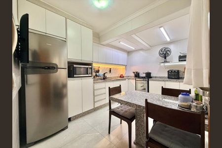 Casa de condomínio à venda com 204m², 3 quartos e 3 vagasCozinha