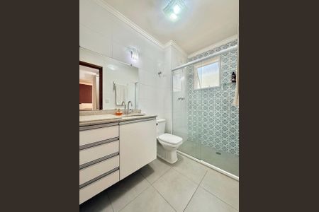 Casa de condomínio à venda com 204m², 3 quartos e 3 vagasBanheiro