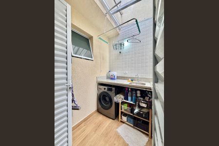 Casa de condomínio à venda com 204m², 3 quartos e 3 vagasÁrea de Serviço