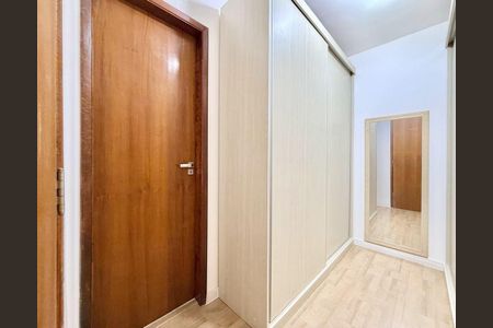 Quarto de casa de condomínio à venda com 3 quartos, 204m² em Vila Regente Feijó, São Paulo